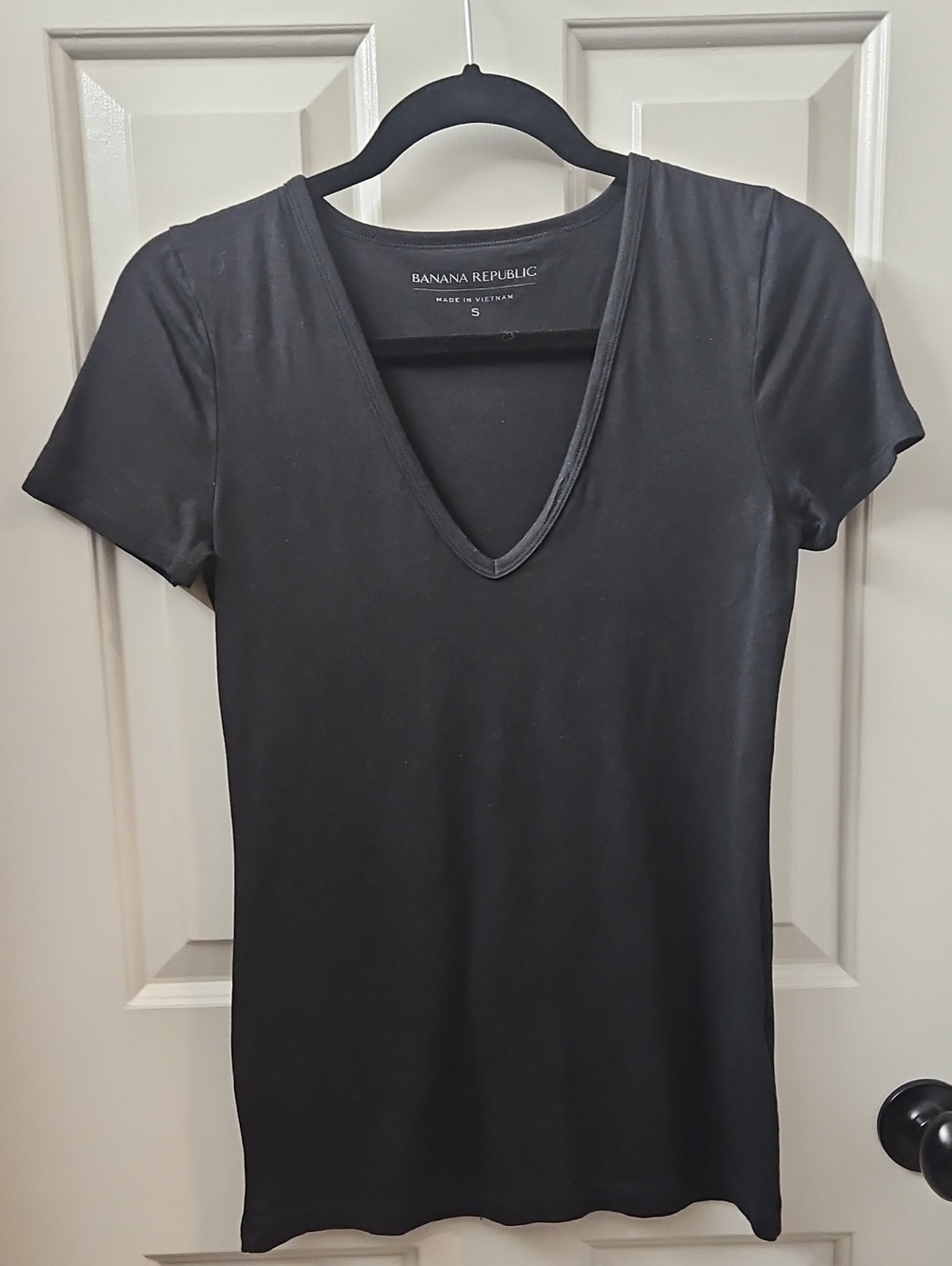 Banana Republic Black V-Neck Short Sleeve Tee
